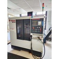 FEELER MODEL VMP 580 VERTICAL MACHINING CENTER 22.8 x 16.5 x 20" TRAVEL, FANUC Oi-MD CNC CONTROL, 2011, PRISTINE CONDITION FROM UNIVERSITY