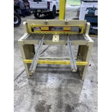 JET 36" x 16 GAUGE JUMP SHEAR WITH MANUAL BACK GAUGE AND FRONT SUPPORTS MODEL FS-1636 MFG. IN TAIWAN EXCELLENT CONDITION JET 36" x 16 GAUGE JUMP SHEAR WITH MANUAL BACK GAUGE AND FRONT SUPPORTS MODEL FS-1636 MFG. IN TAIWAN EXCELLENT CONDITION